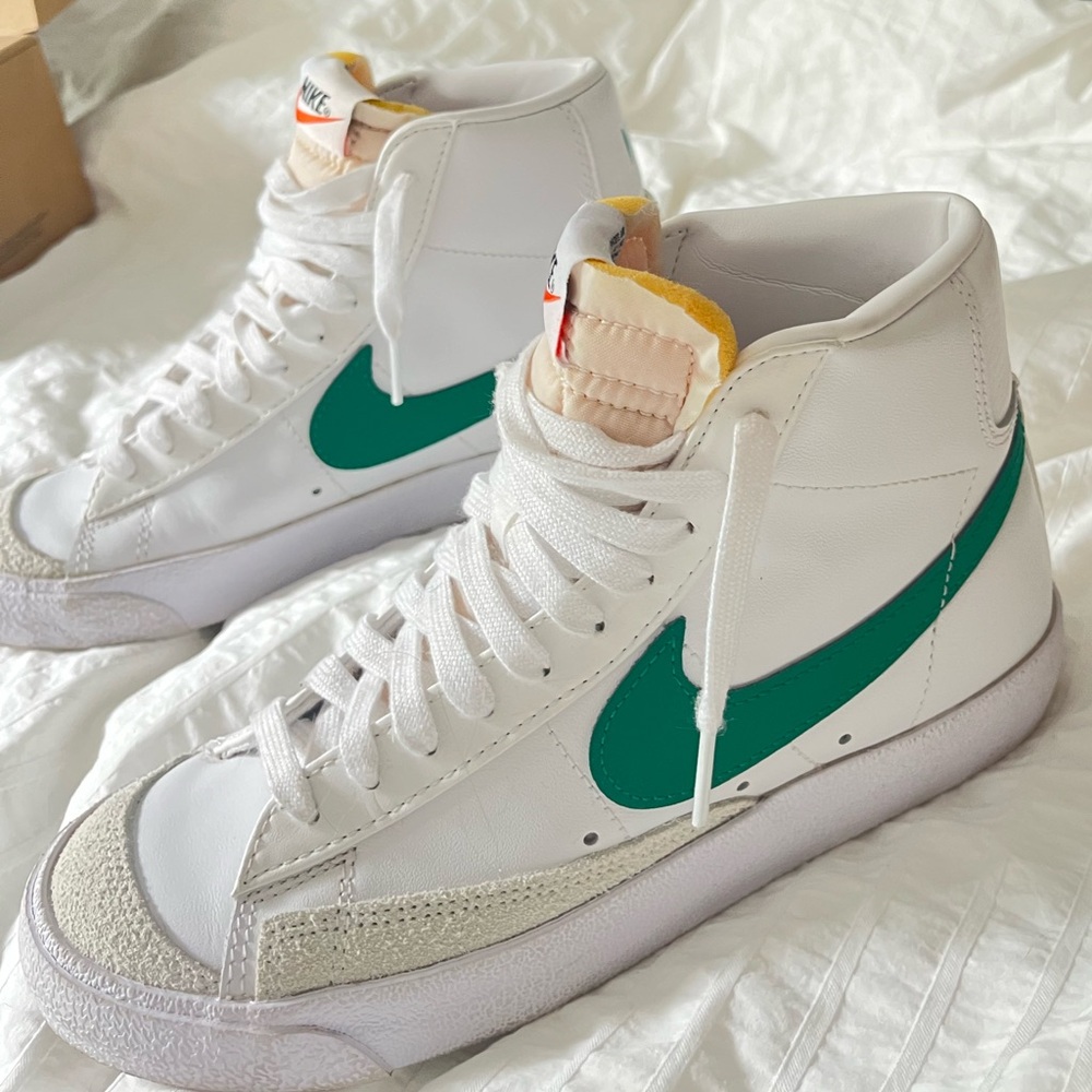 Nike White and Green High-Tops
